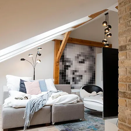 Rentero Marilyn Monroe With Ac In Center アパート プラハ