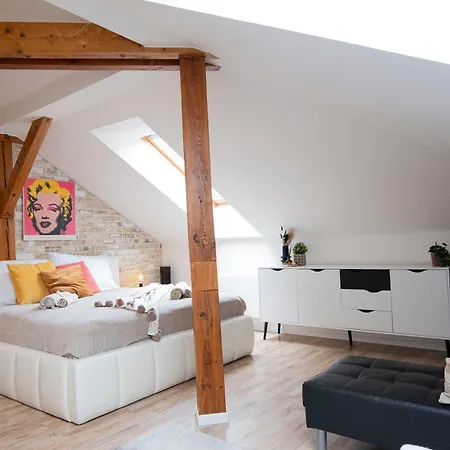 Apartman Marilyn Monroe With Ac In Center *